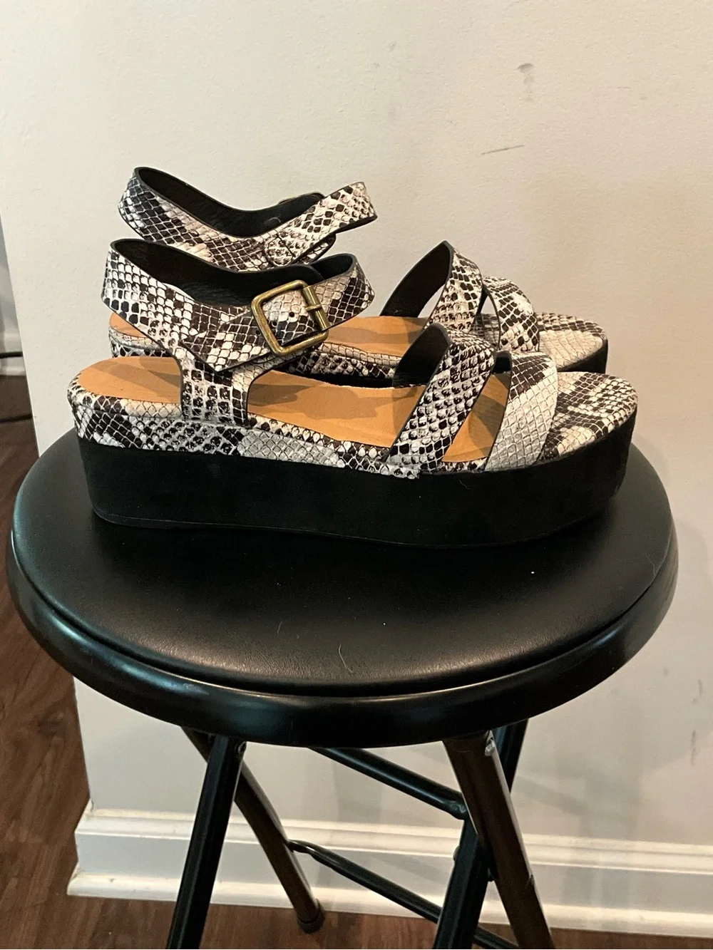 Rouge! Snake-Print Platform Sandals in Black and White